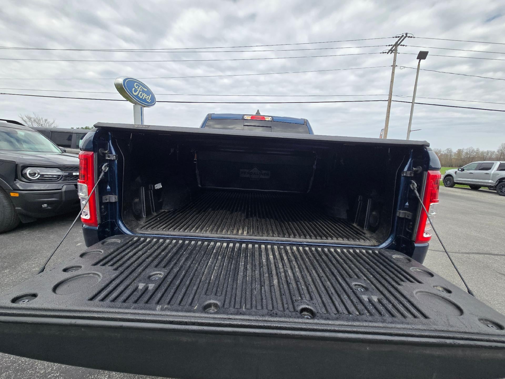 2021 RAM 1500 Big Horn 4x4 Crew Cab 5'7" Box
