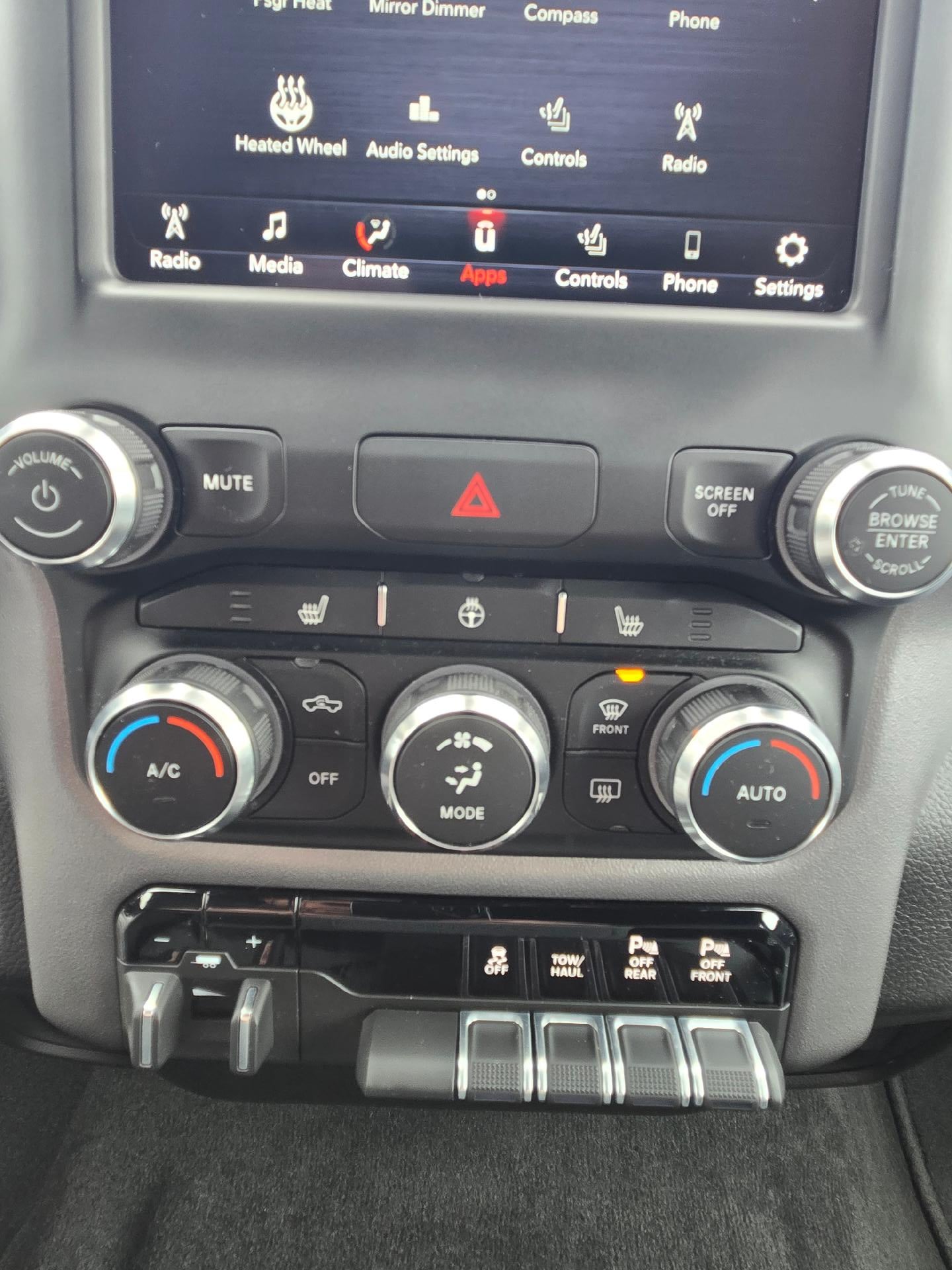 2021 RAM 1500 Big Horn 4x4 Crew Cab 5'7" Box