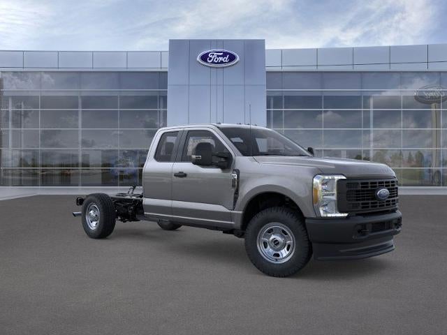 2026 Ford Super Duty F-350 SRW XL 4WD SuperCab 168" WB 60" CA