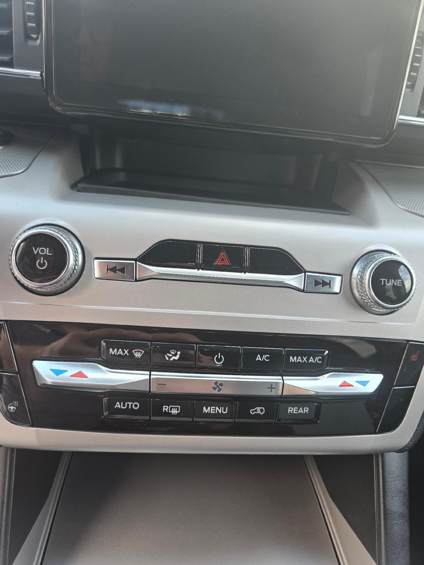 2023 Ford Explorer XLT 4WD