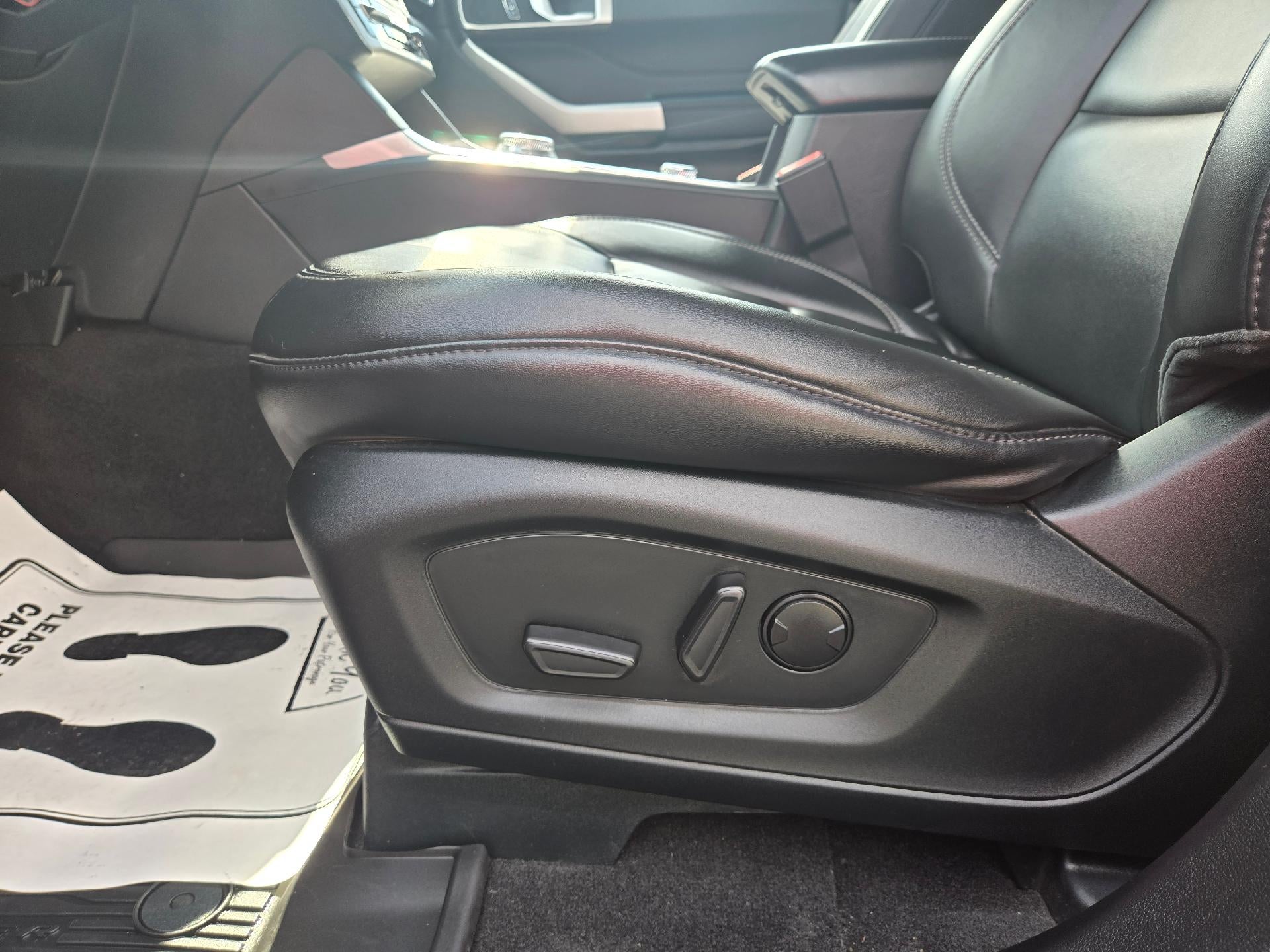 2023 Ford Explorer XLT 4WD