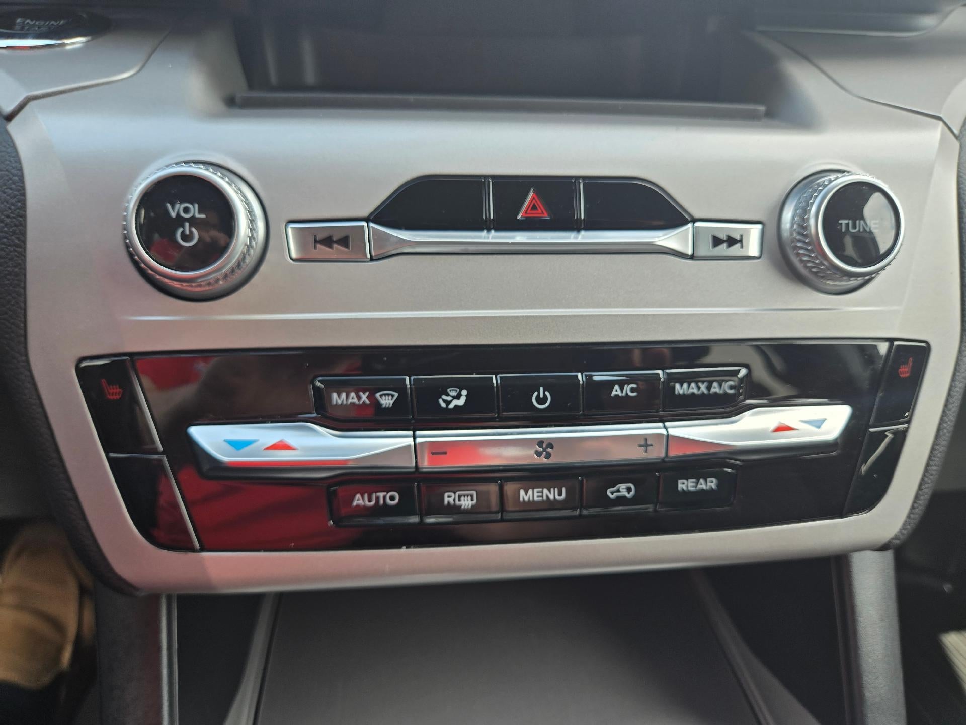 2023 Ford Explorer XLT 4WD
