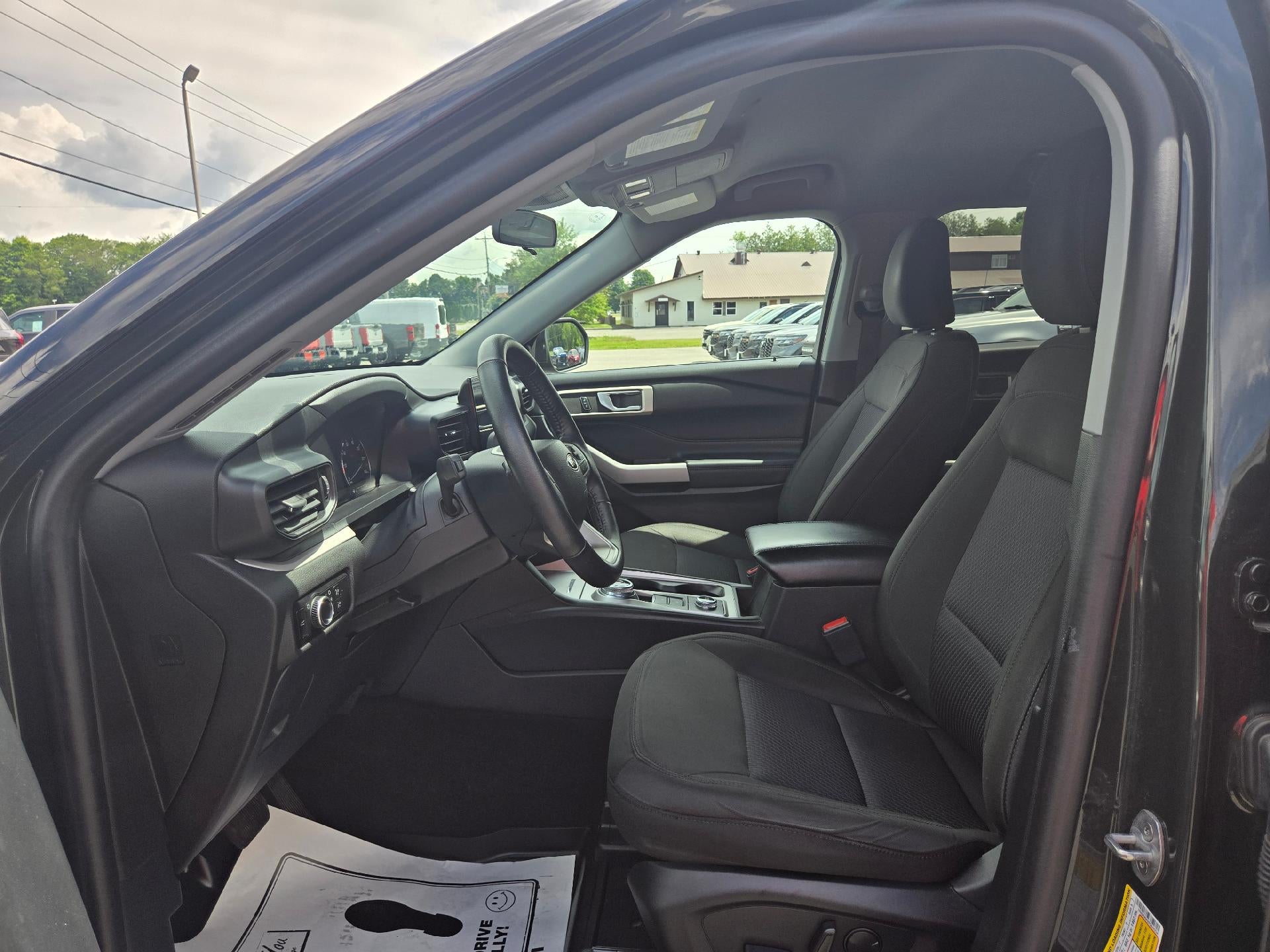2023 Ford Explorer XLT 4WD