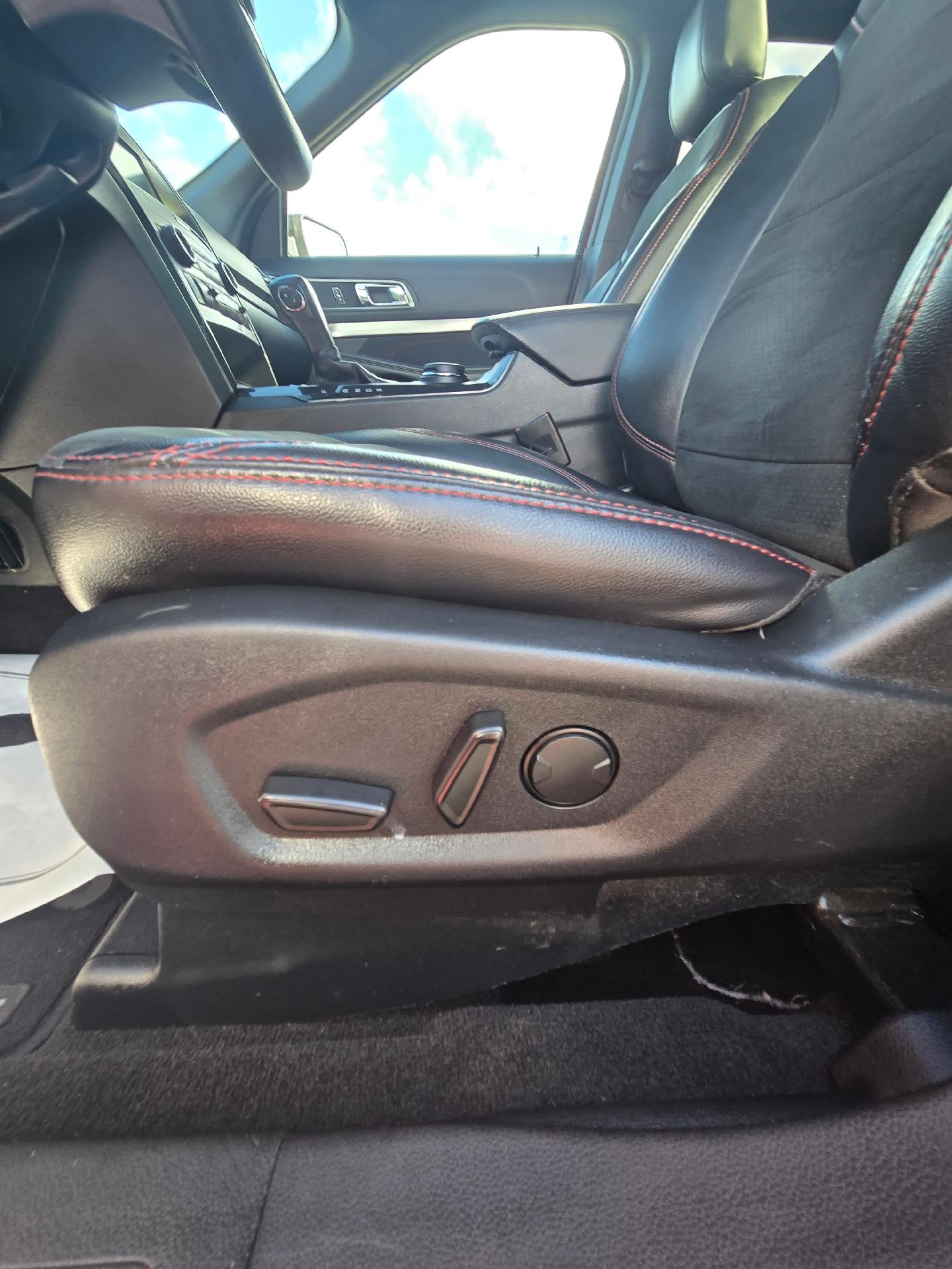 2022 Ford Explorer ST-Line 4WD