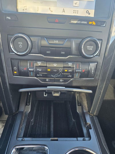 2022 Ford Explorer ST-Line 4WD