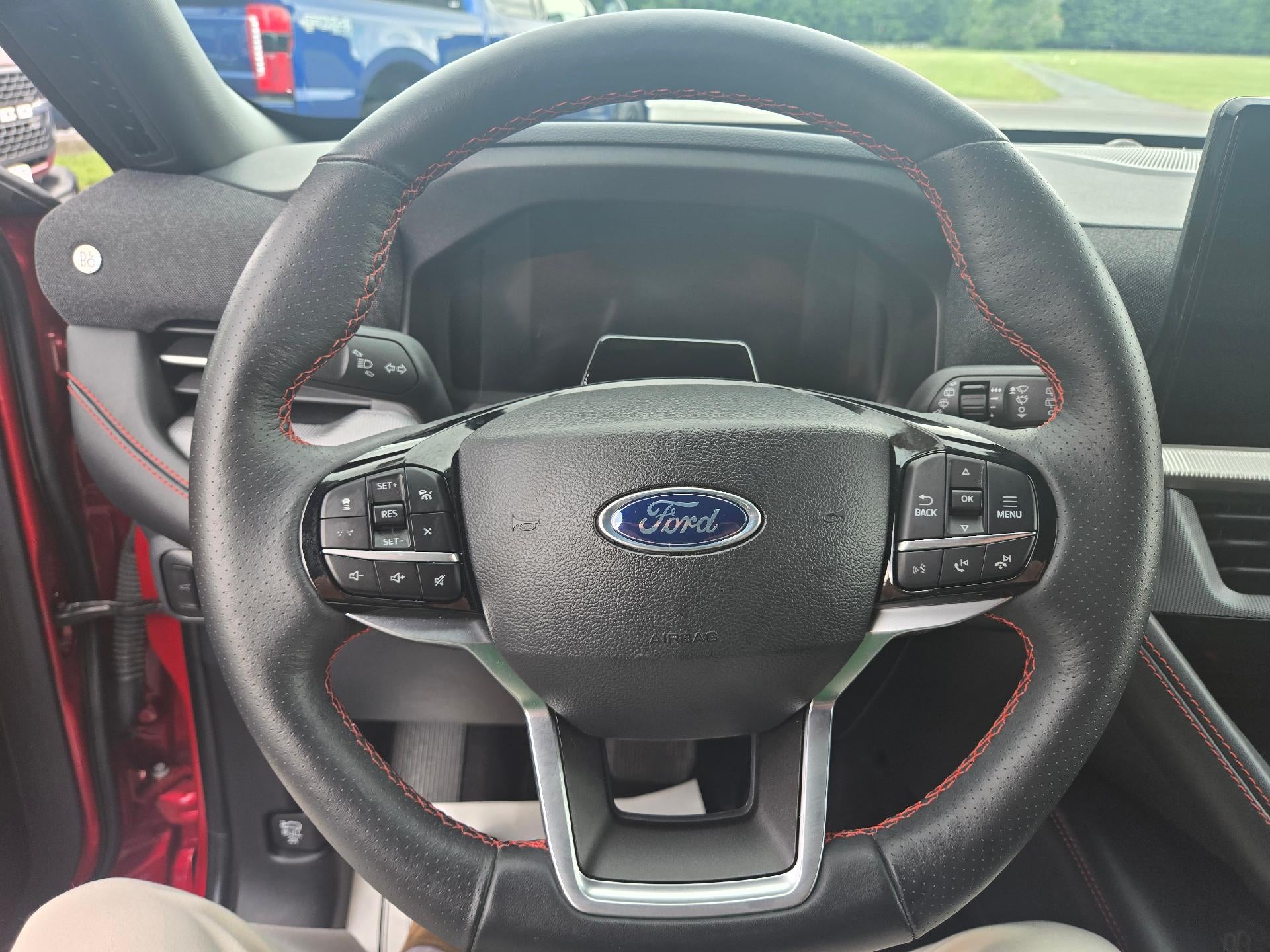 2025 Ford Explorer ST-Line 4WD
