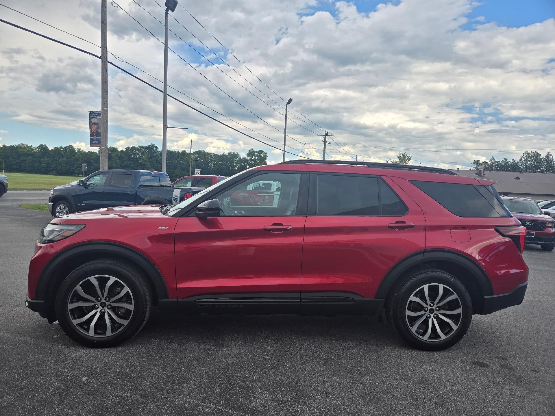 2025 Ford Explorer ST-Line 4WD