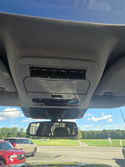 2023 Ford Super Duty F-250 SRW Lariat 4WD Crew Cab Diesel