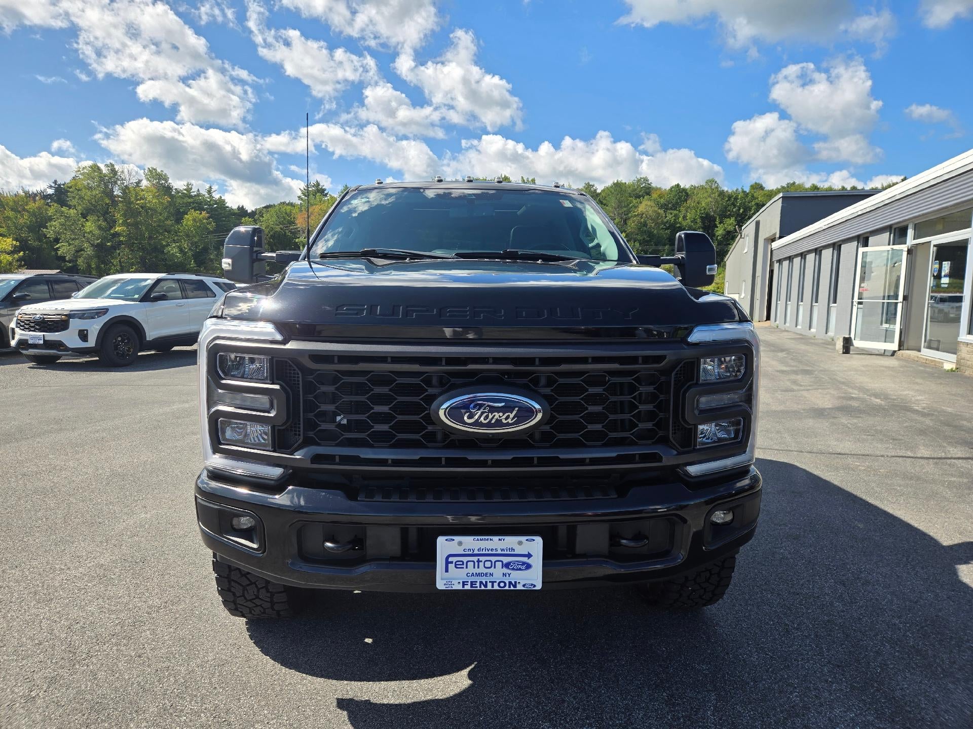 2023 Ford Super Duty F-250 SRW Lariat 4WD Crew Cab Diesel