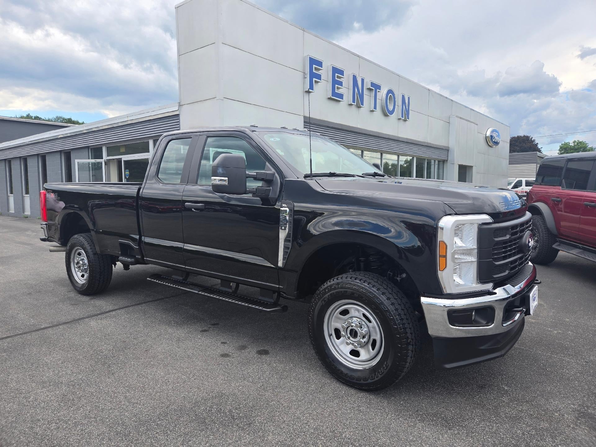 2025 Ford Super Duty F-350 SRW XL 4WD SuperCab STX