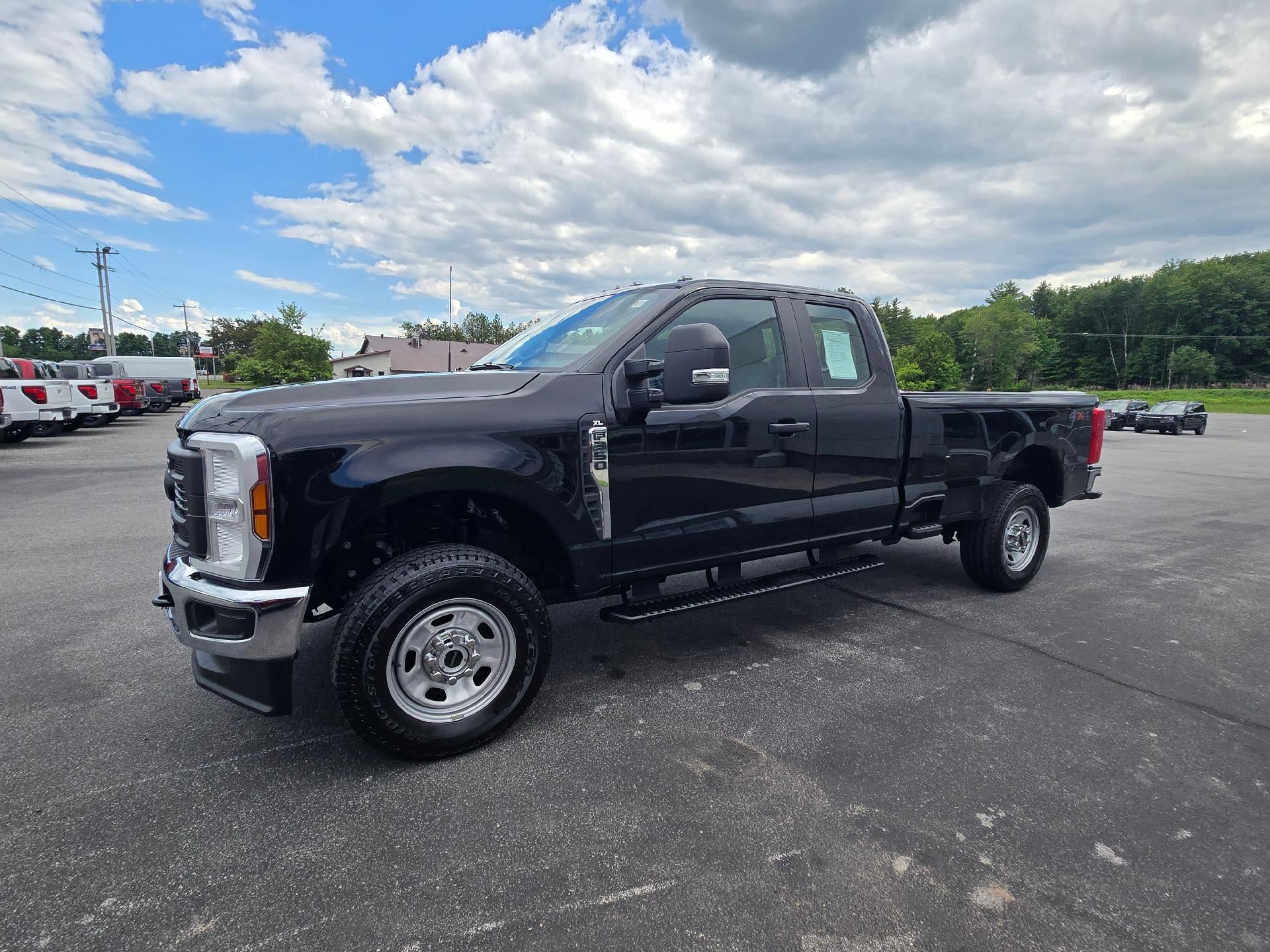 2025 Ford Super Duty F-350 SRW XL 4WD SuperCab STX