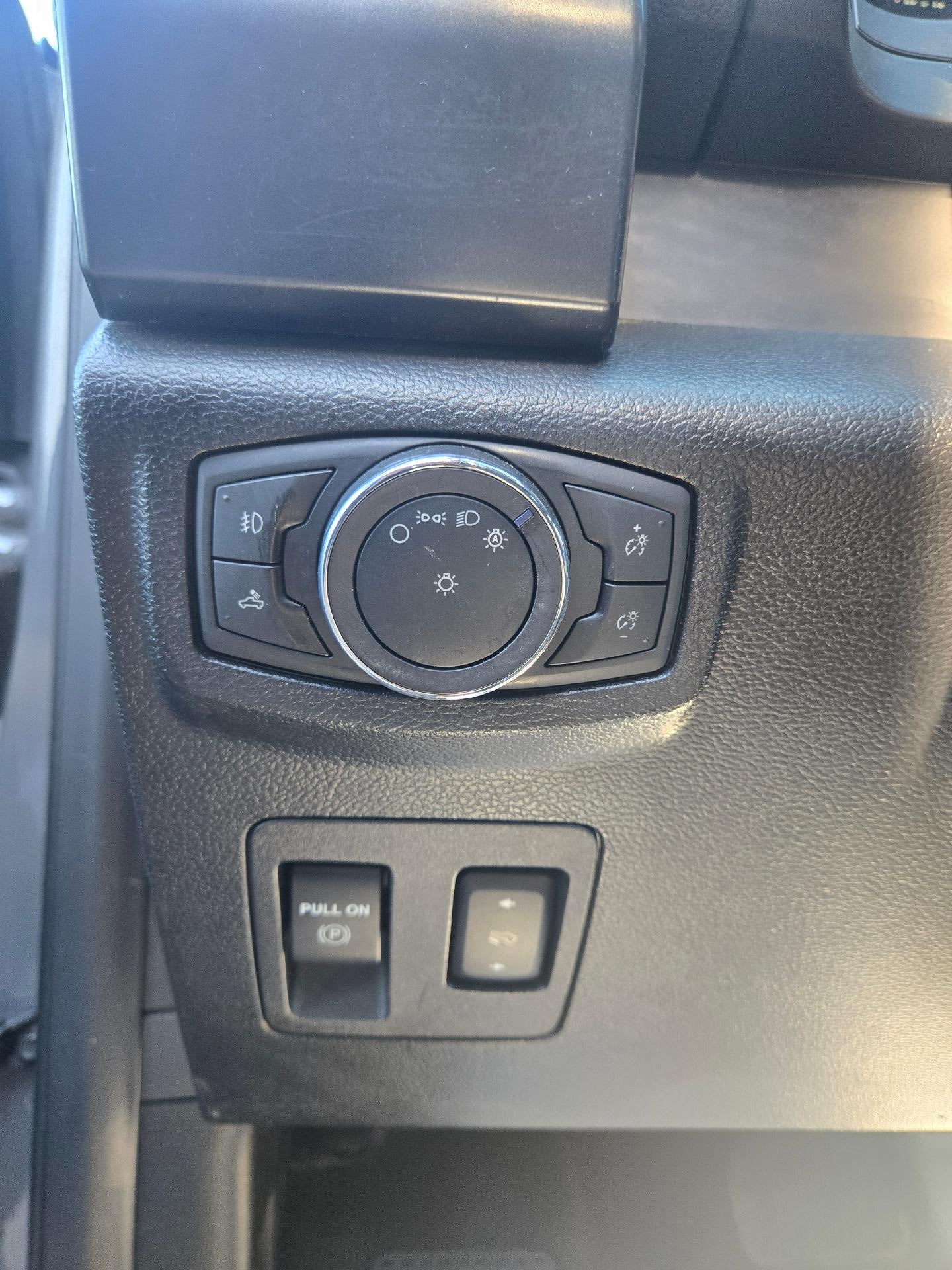2018 Ford F-150 XL 4WD SuperCrew 5.5' Box