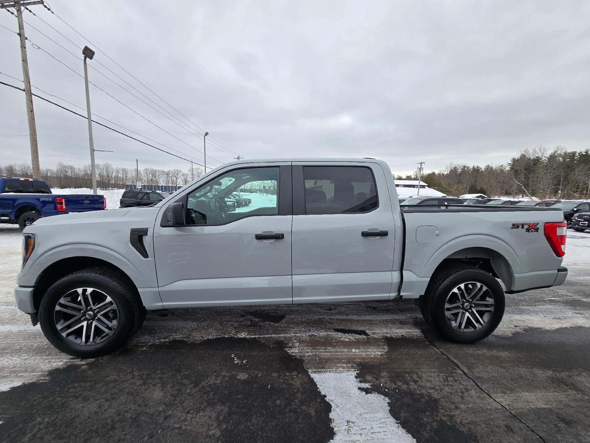 2023 Ford F-150 XL 4WD SuperCrew 5.5' Box