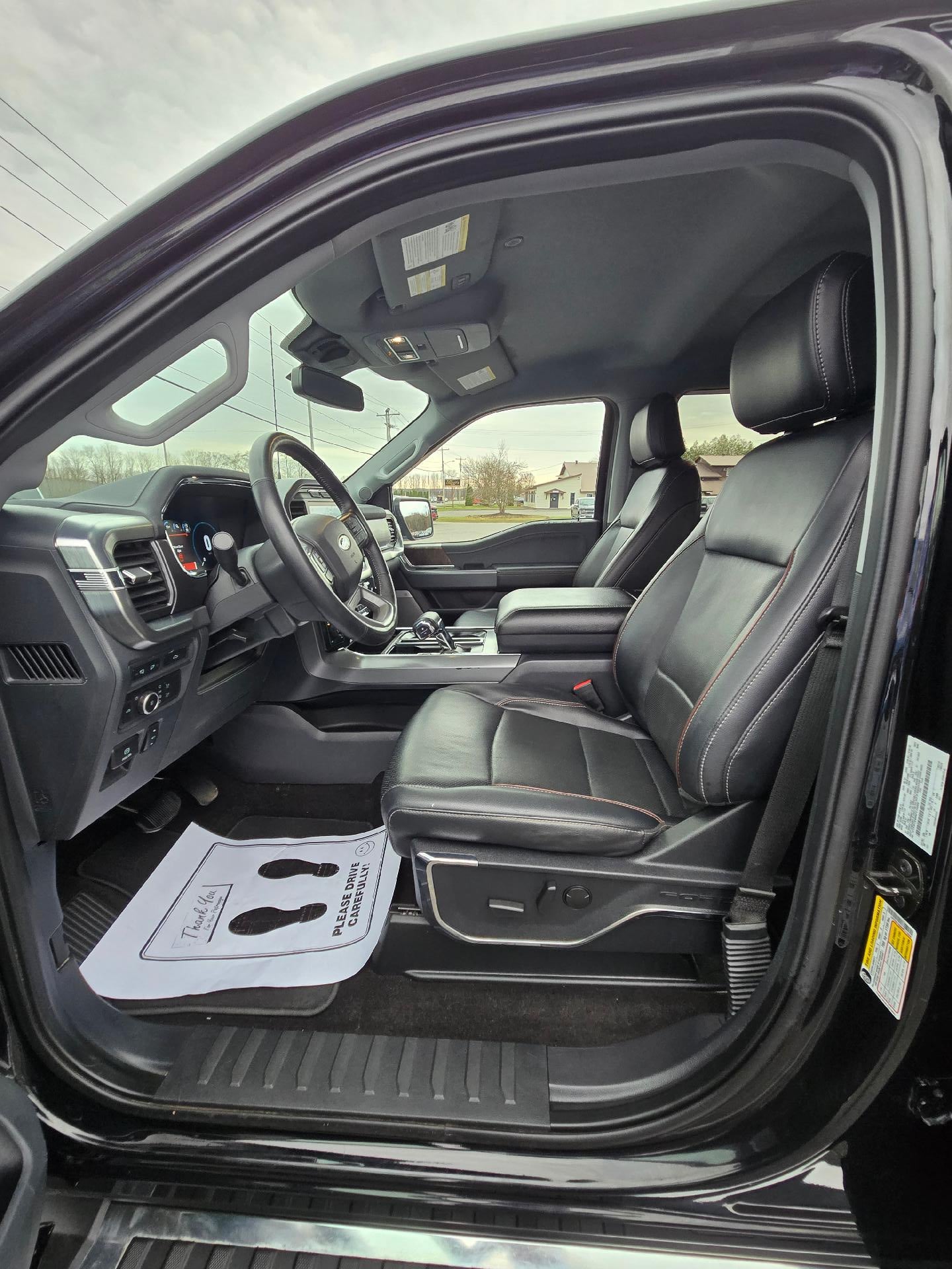 2022 Ford F-150 Lariat 4WD SuperCrew 5.5' Box