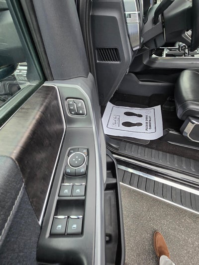 2022 Ford F-150 Lariat 4WD SuperCrew 5.5' Box