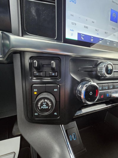 2022 Ford F-150 Lariat 4WD SuperCrew 5.5' Box