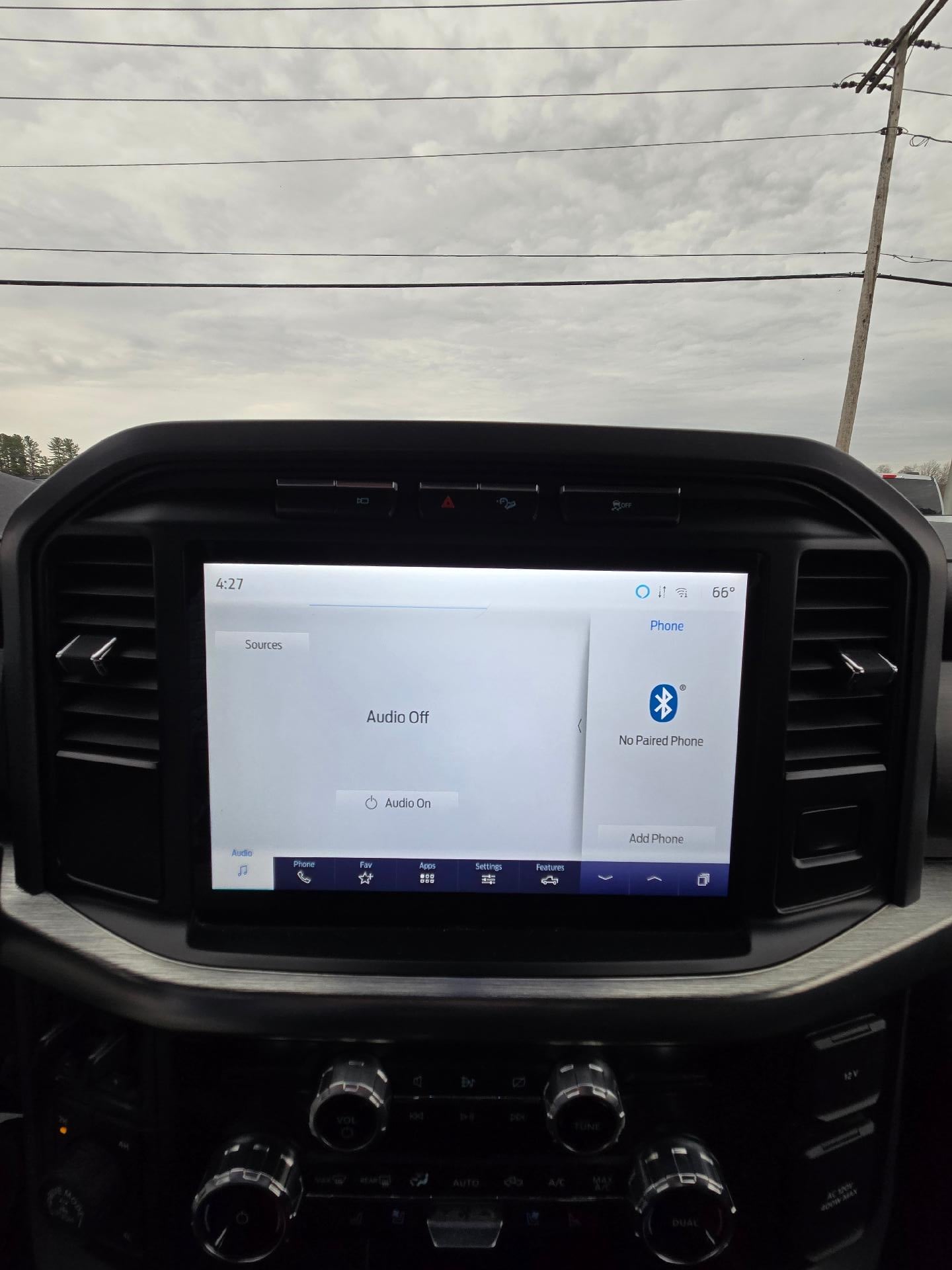 2022 Ford F-150 Lariat 4WD SuperCrew 5.5' Box