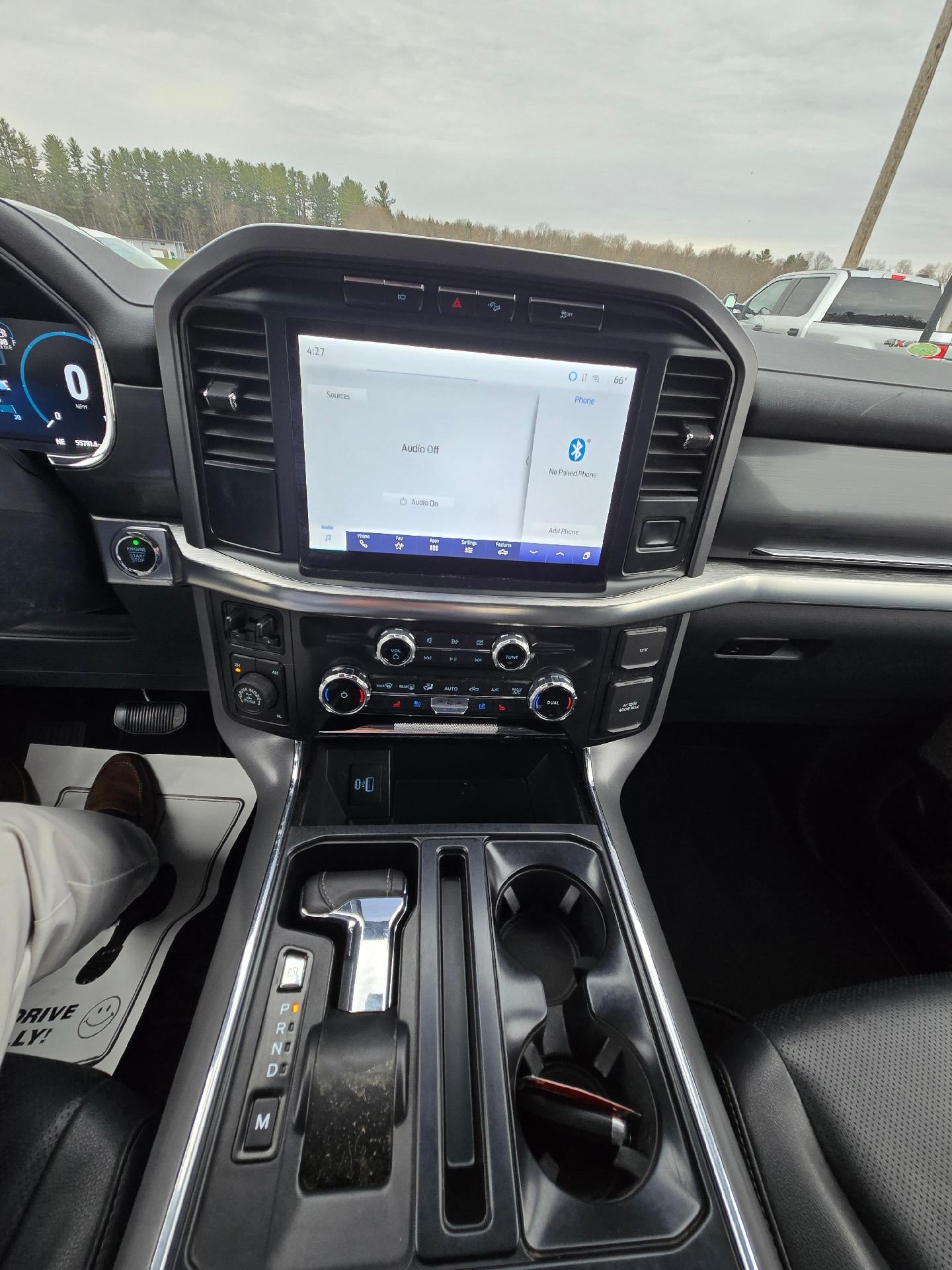 2022 Ford F-150 Lariat 4WD SuperCrew 5.5' Box