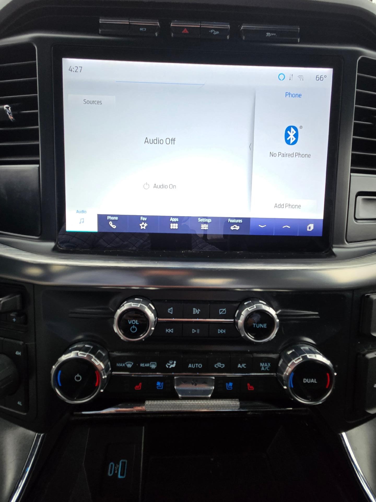 2022 Ford F-150 Lariat 4WD SuperCrew 5.5' Box