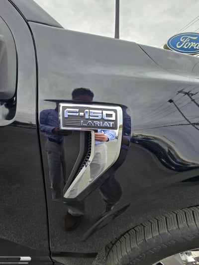 2022 Ford F-150 Lariat 4WD SuperCrew 5.5' Box
